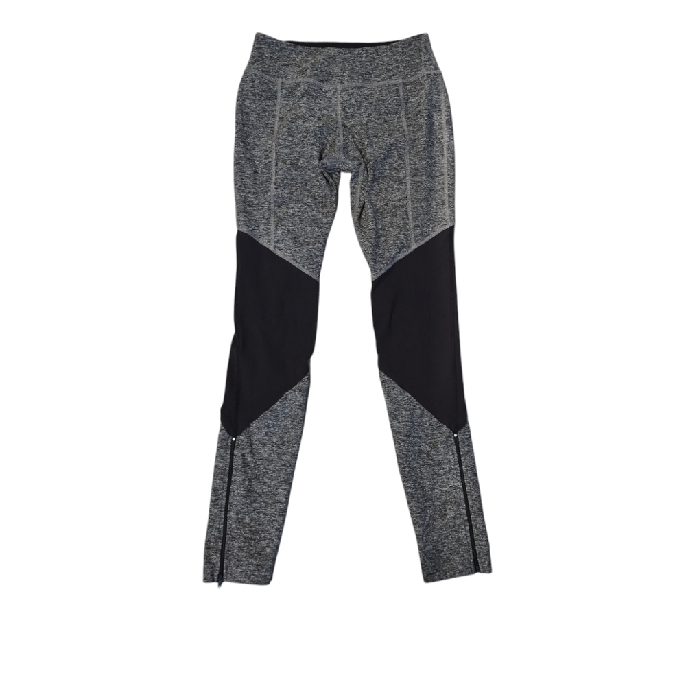 BEYOND YOGA SPACE DYE BLACK LEGGINGS WITH ANKLE ZIPPERS. SIZE MEDIUM.